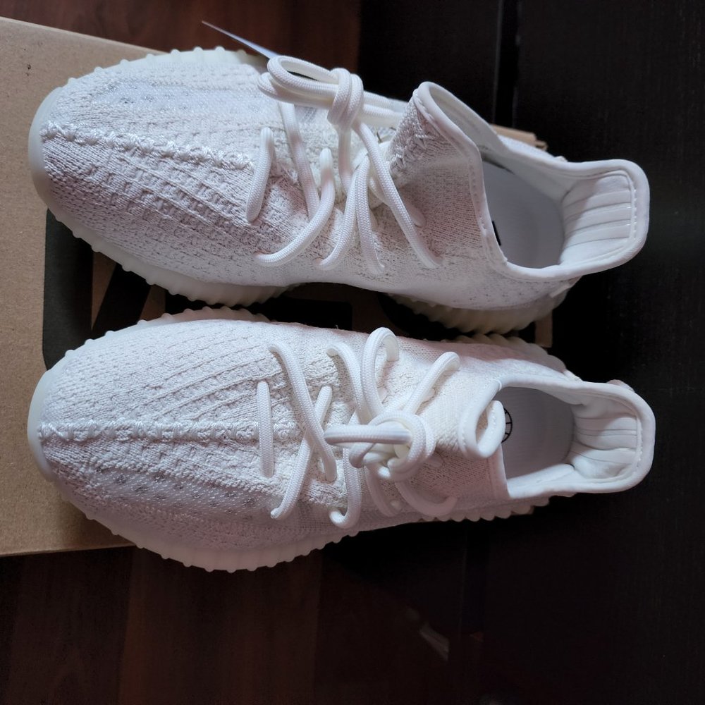 Yeezy new - Picture 3 of 4